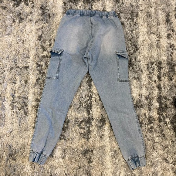 Small Almost Famous Cargo Jogger Jeans - Picture 6 of 7